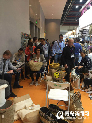 退伍軍人肖洪剛 40多歲創(chuàng)業(yè)，編織夢想，讓草編工藝品走向世界